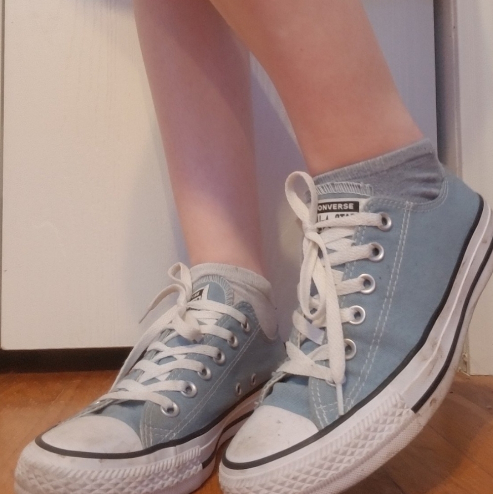 Blue size 8 converse